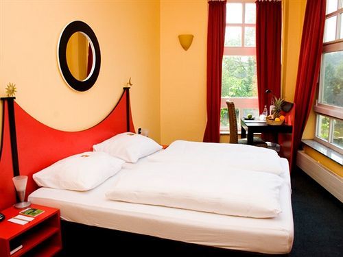Hotel Am Ruhrufer Business & Golf Mulheim an der Ruhr Bagian luar foto