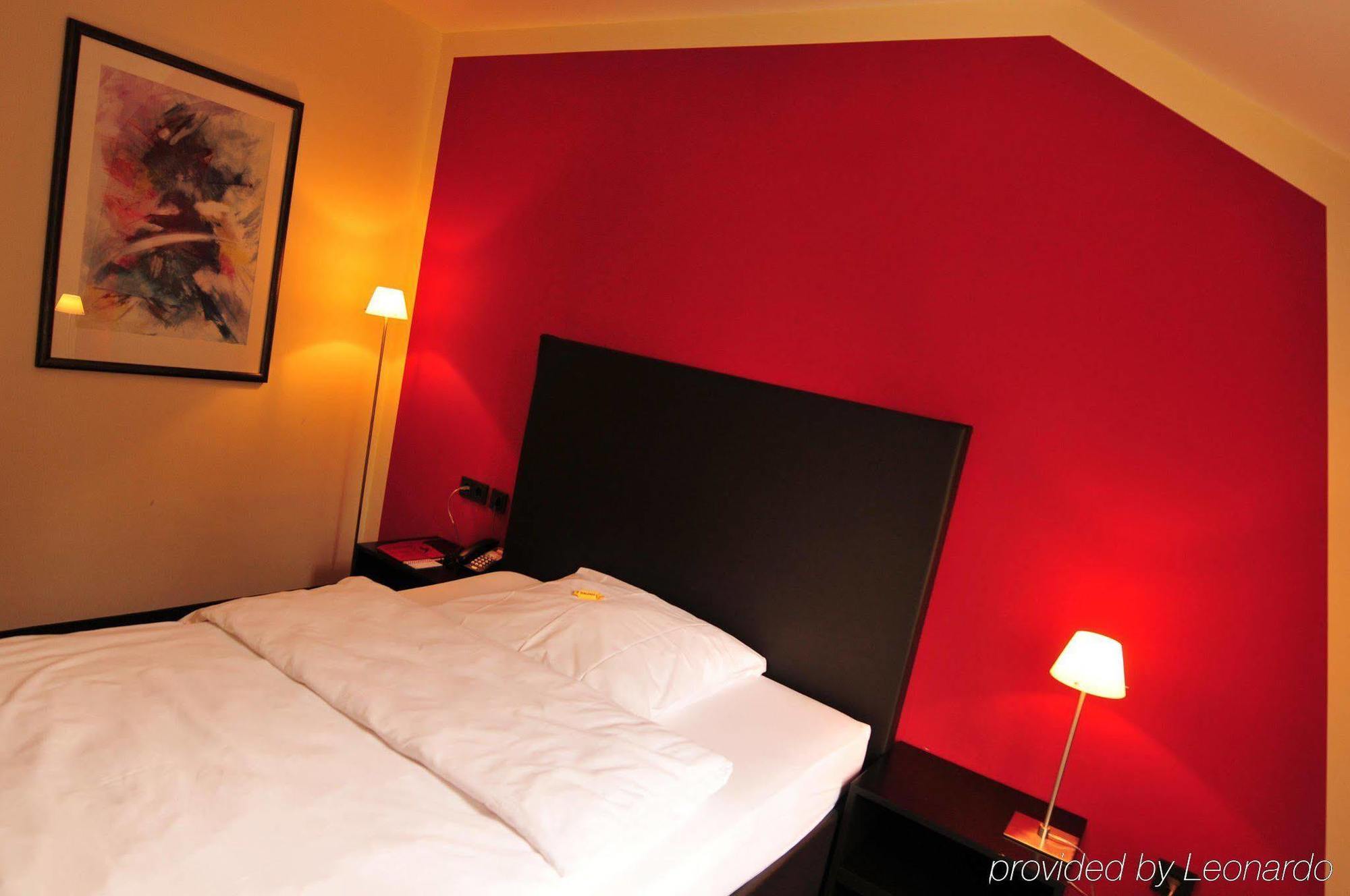 Hotel Am Ruhrufer Business & Golf Mulheim an der Ruhr Bagian luar foto